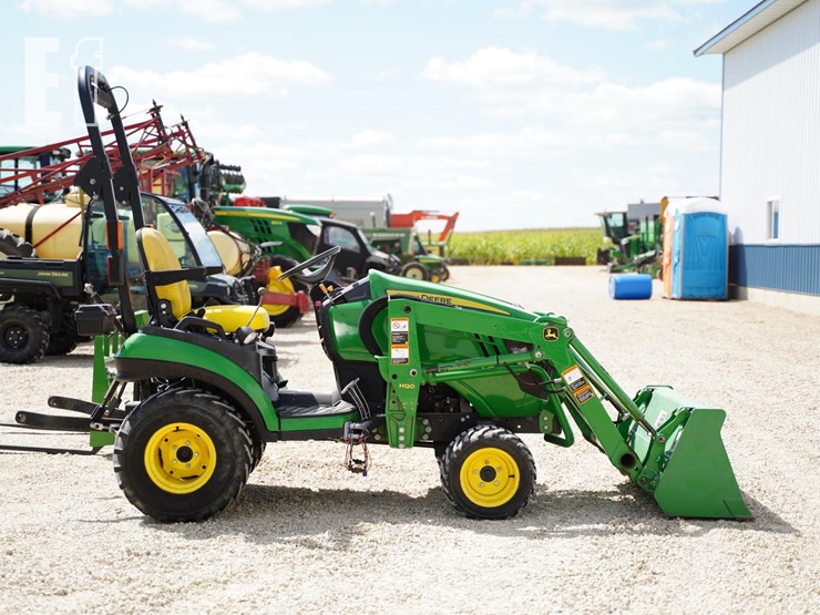 2018-john-deere-1025r-image-4