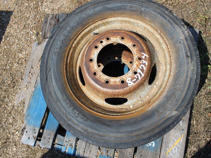 #79734-•-qty-2,-225/70r19.5,-10-lug-tires-and-rims-image-2
