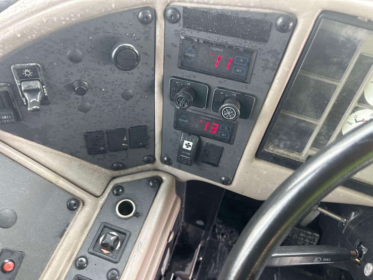 2004-ic-corporation-3000ic-school-bus-image-15