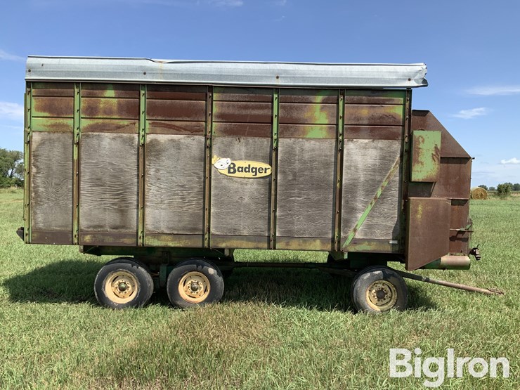 badger-t950-silage-wagon-image-4