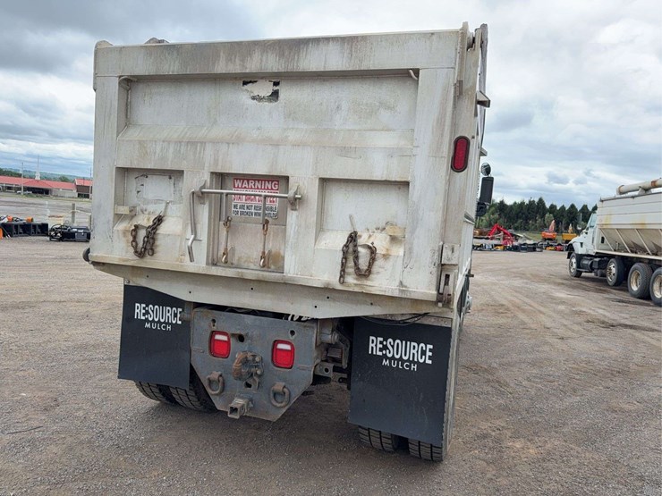 2001-kenworth-t300-image-13