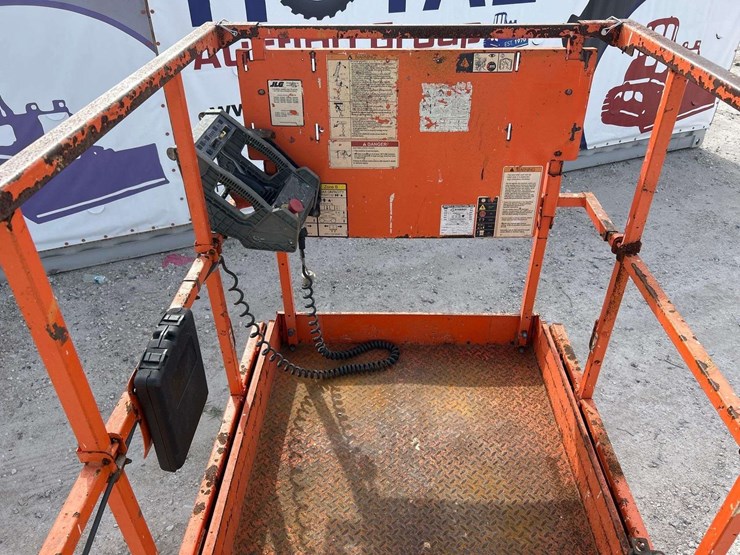 2018-jlg-3246es-image-13