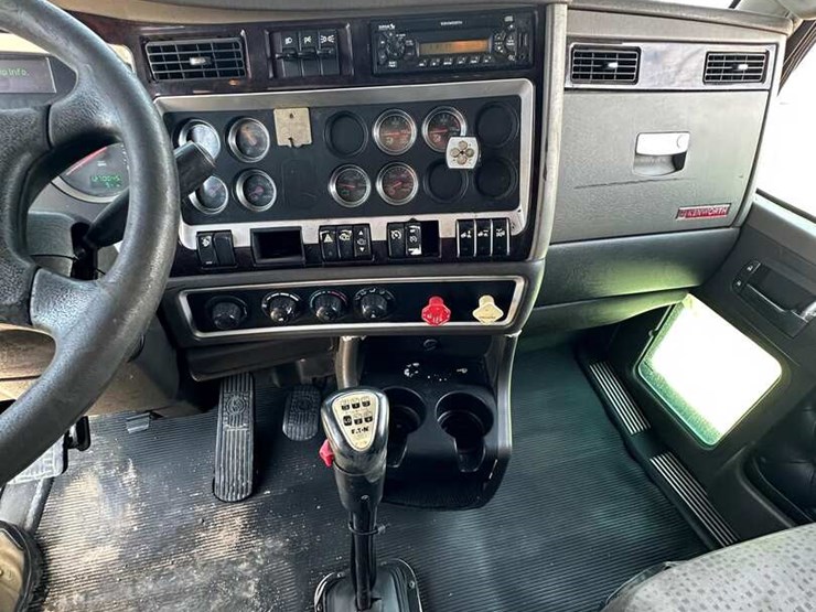 2012-kenworth-t660-image-10