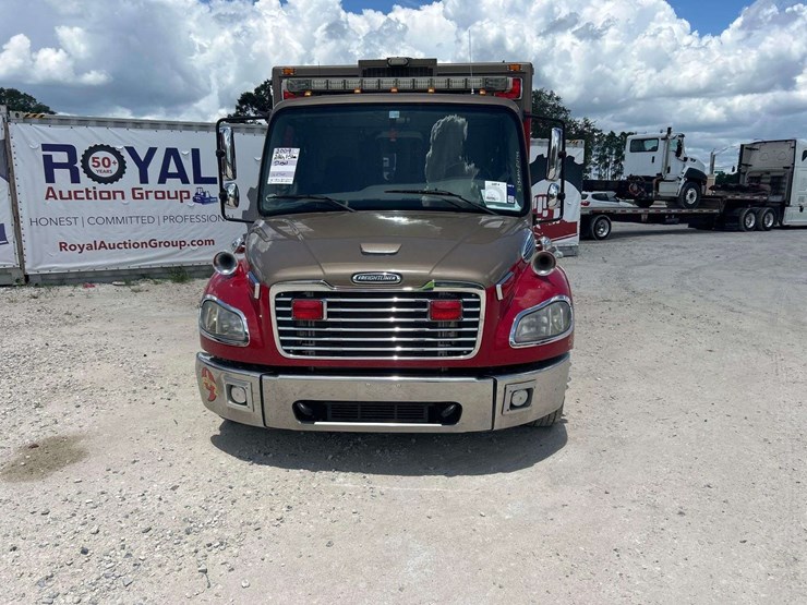 2009-freightliner-m2-106-medtec-ambulance-image-32