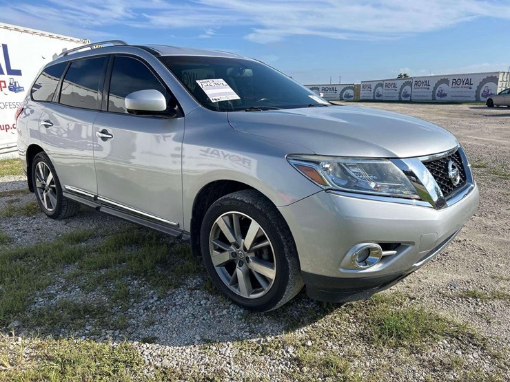 2013-nissan-pathfinder-image-2