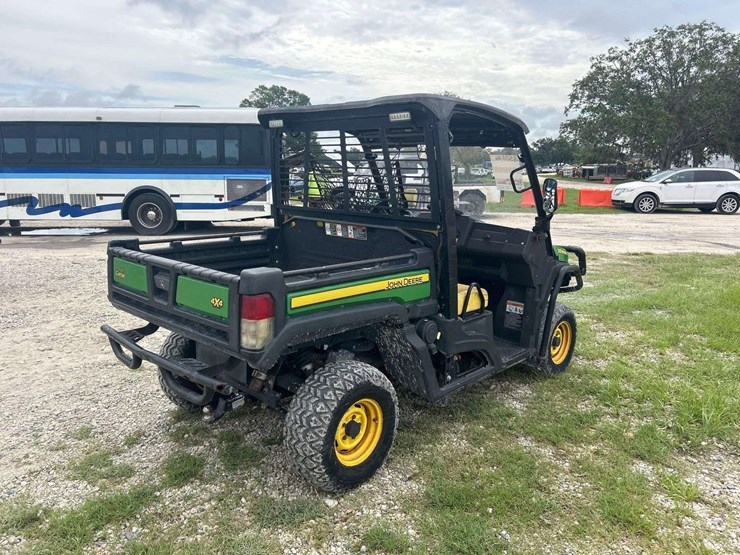 2020-john-deere-gator-xuv-835m-image-3