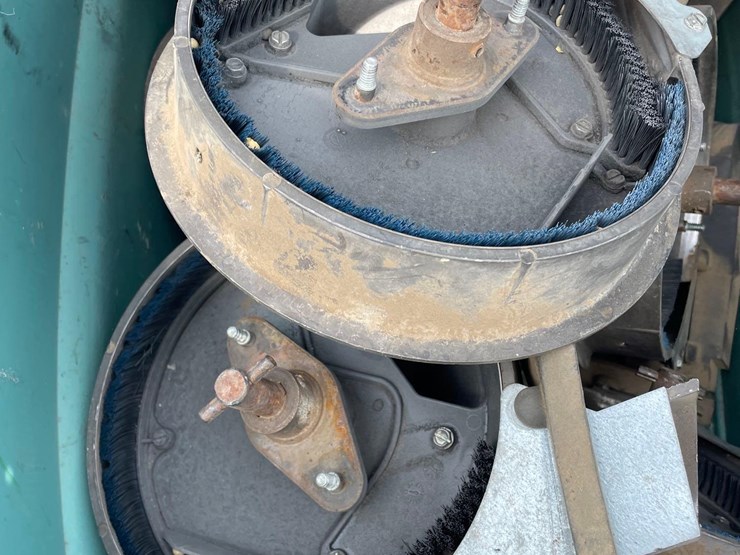 kinze-3200-image-56