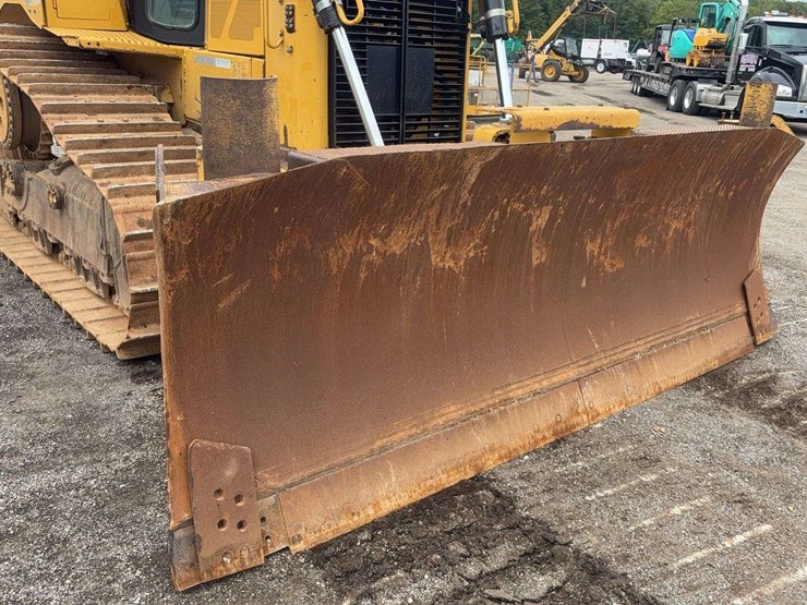 2013-caterpillar-d6t-xw-image-29