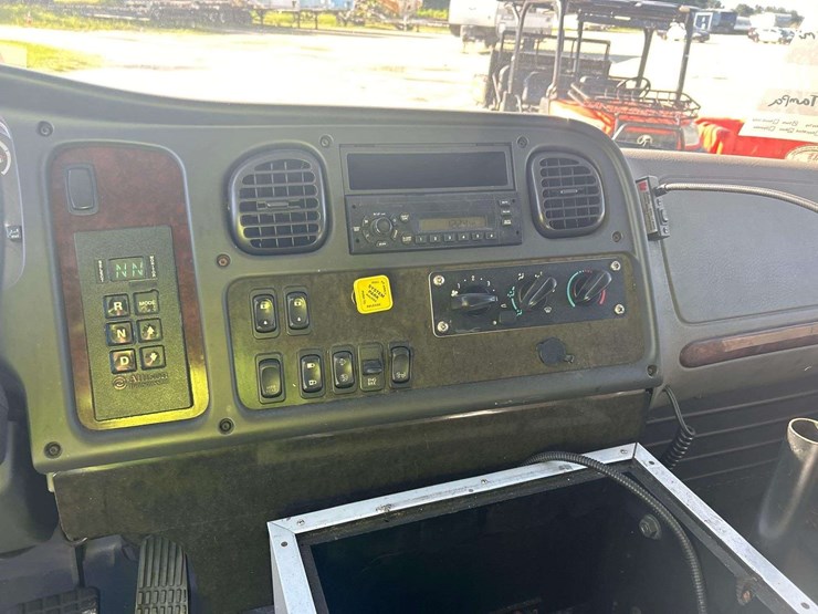 2009-freightliner-m2-106-medtec-ambulance-image-14