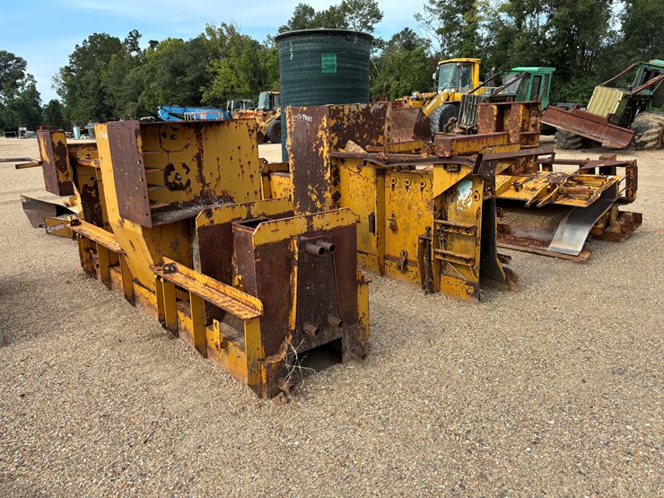 #79687-•-gomaco-concrete-form-attachments-image-1