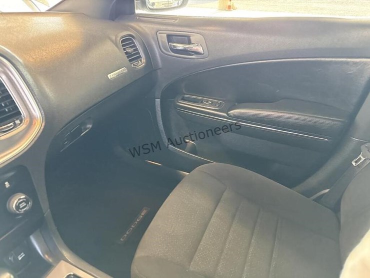 2013-dodge-charger-se-sdn-image-18