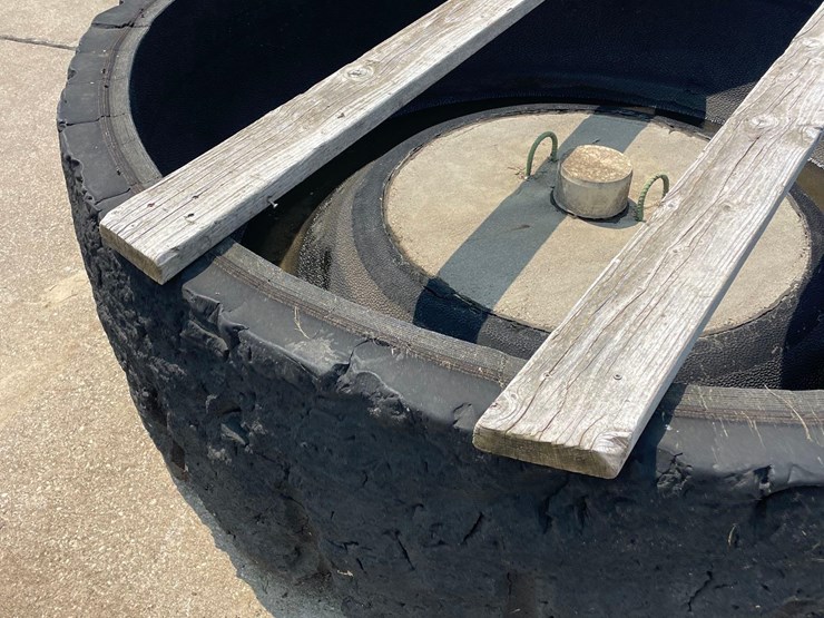7ft-round-tire-feeder-image-5