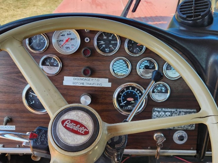 year:-1986-make:-peterbilt-model:-359-vehicle-type:-truck-mileage:-showing-335,508-drive-line:-6x4-image-50