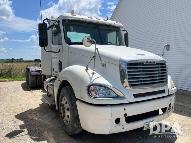 2009-freightliner-truck-(jn2397,-unit-277091)-image-4