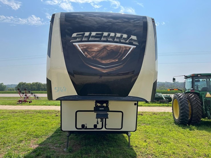 sierra-5th-wheel-camper-image-2