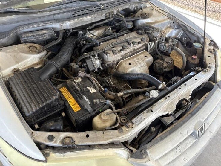 2001-honda-accord-sdn-image-10