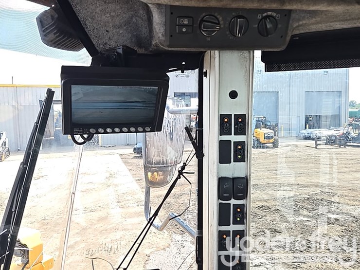 2018-volvo-l260h-image-70