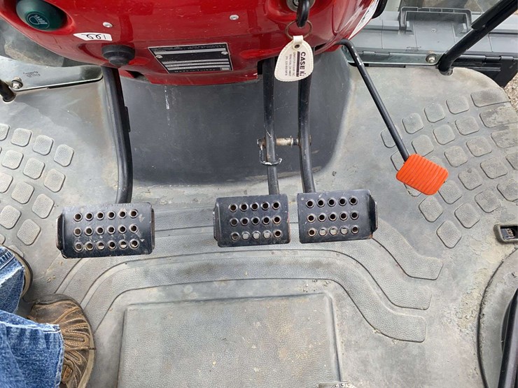 case-jx80-4wd-tractor-image-21