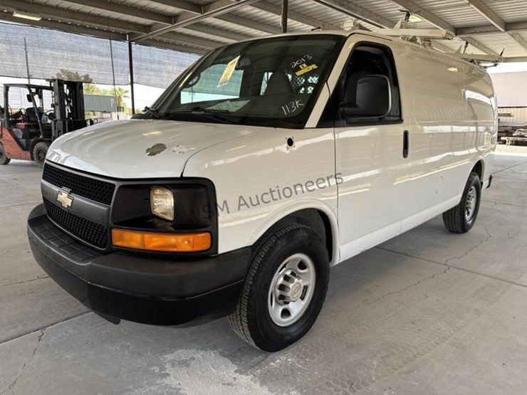 2013-chevrolet-express-2500-image-4