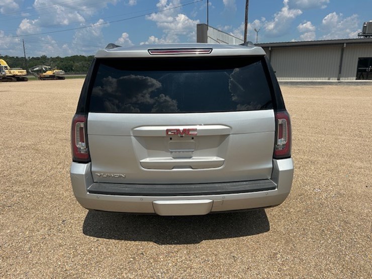 2015-gmc-yukon-image-8