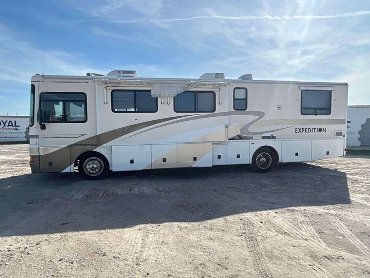 2002-fleetwood-expedition-36ft-motorhome-image-23
