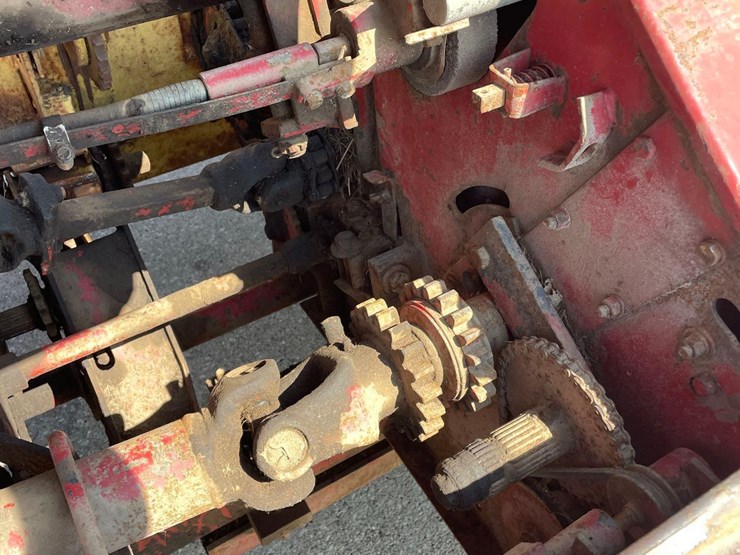 new-holland-890-image-30