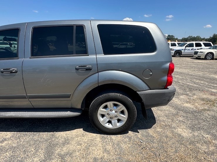 2005-dodge-durango-image-9