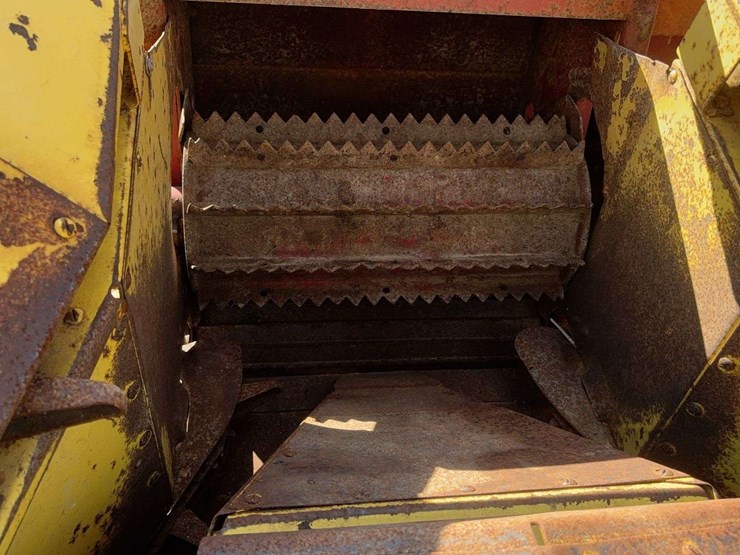 new-holland-890-image-14