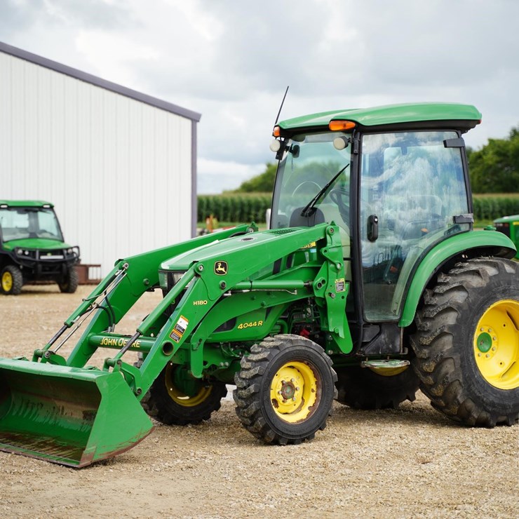 JOHN DEERE 4044R
