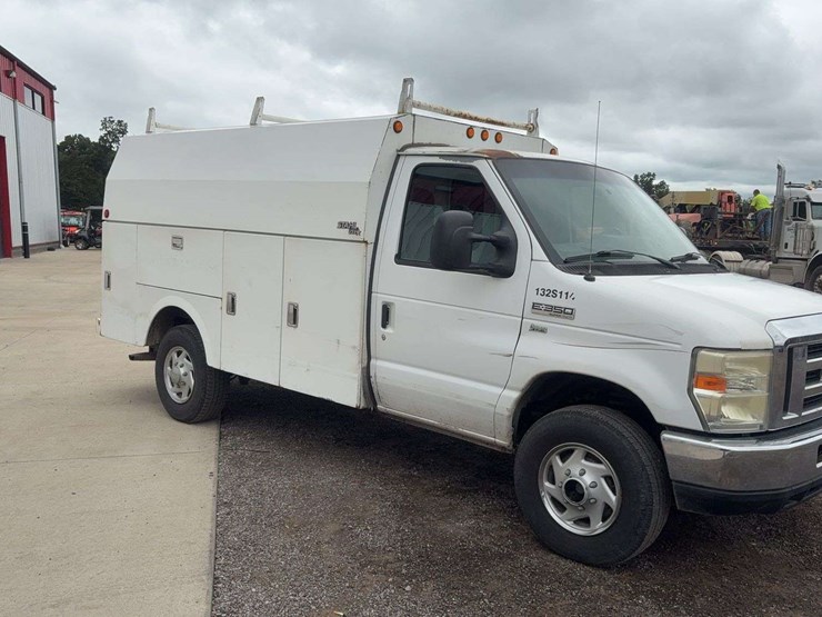 2009-ford-e350-image-2