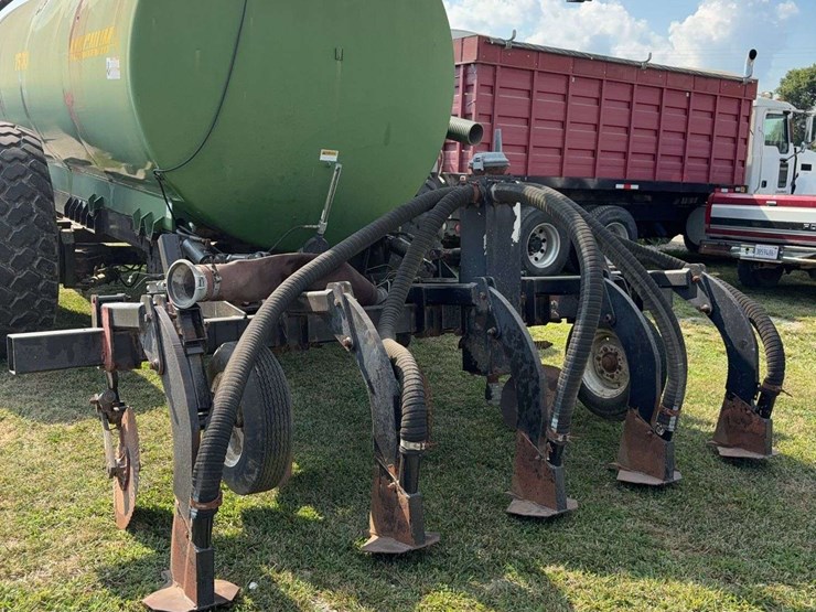 blazer-magnum-7500-gallon-slurry-vac-tank,-5-shank-plow-down,-steerable-double-axel,-hydraulic-driven-pump,-field-ready-image-9