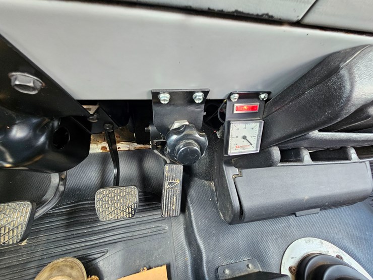 2000-freightliner-fl60-image-70