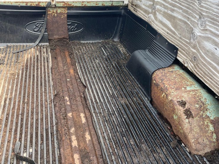 8ft-pickup-tool-box-image-12