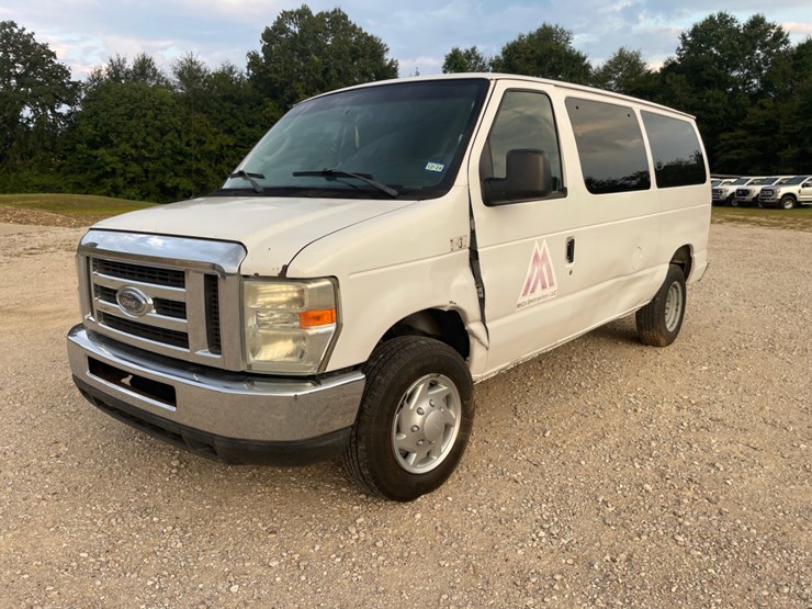 2014-ford-e350-image-1