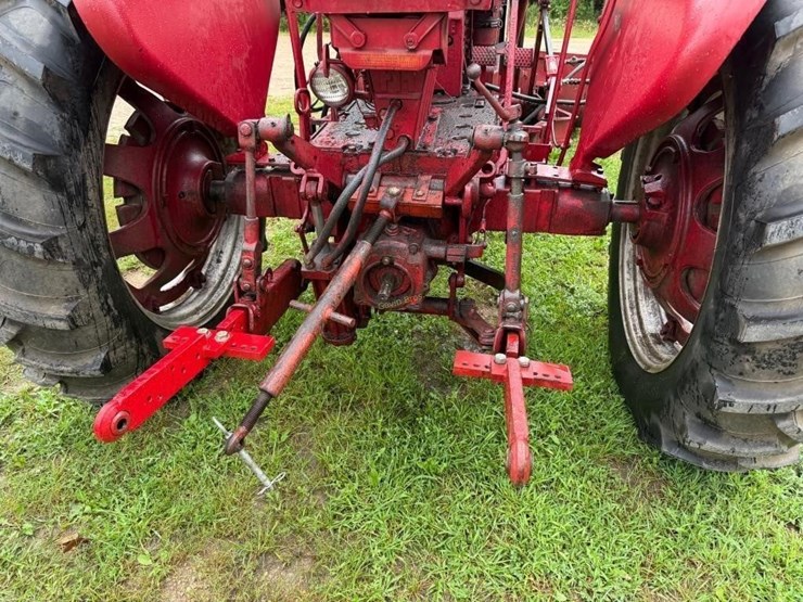 farmall-460-gas-tractor-with-loader-image-8