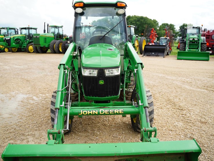 john-deere-4044r-image-15