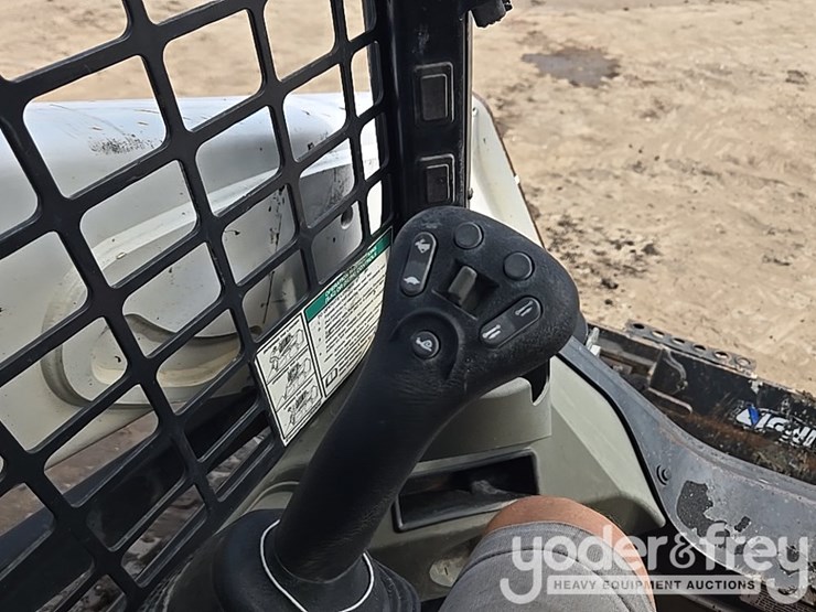 2019-bobcat-t590-image-46