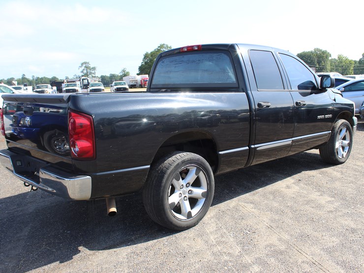 2007-dodge-ram-1500-image-3