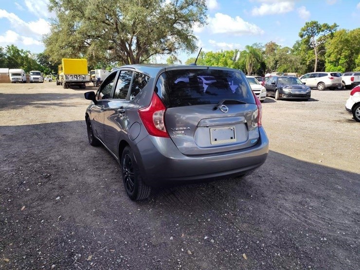 2016-nissan-versa-note-runs/moves-s-image-4