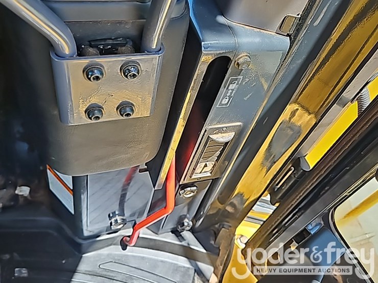 2021-komatsu-d65px-18-image-60