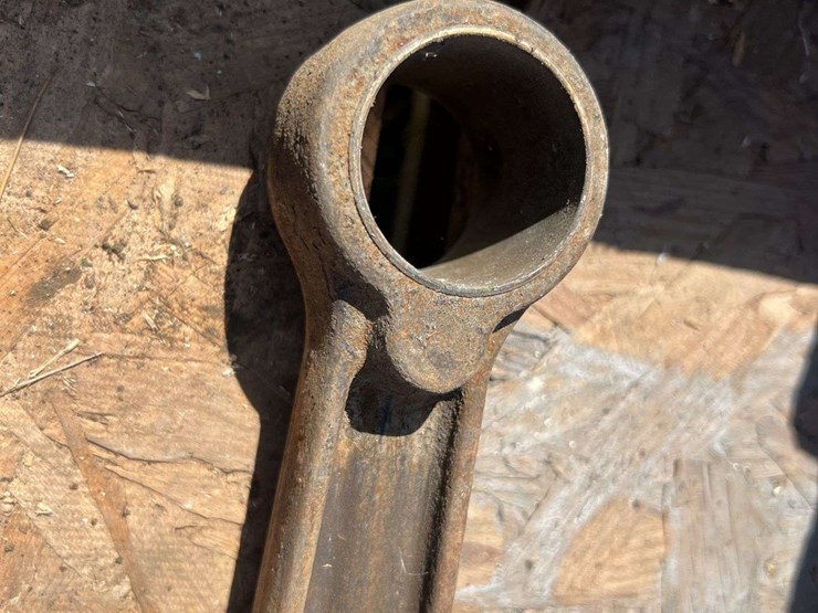 john-deere-model-a-rods-set-and-camshaft-image-8