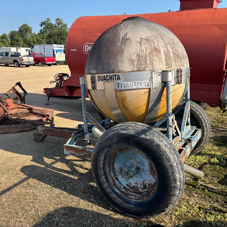 #22974 • 500 GALLON FERTILIZING WAGON