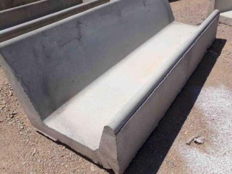 8'-concrete-j-bunk-image-1