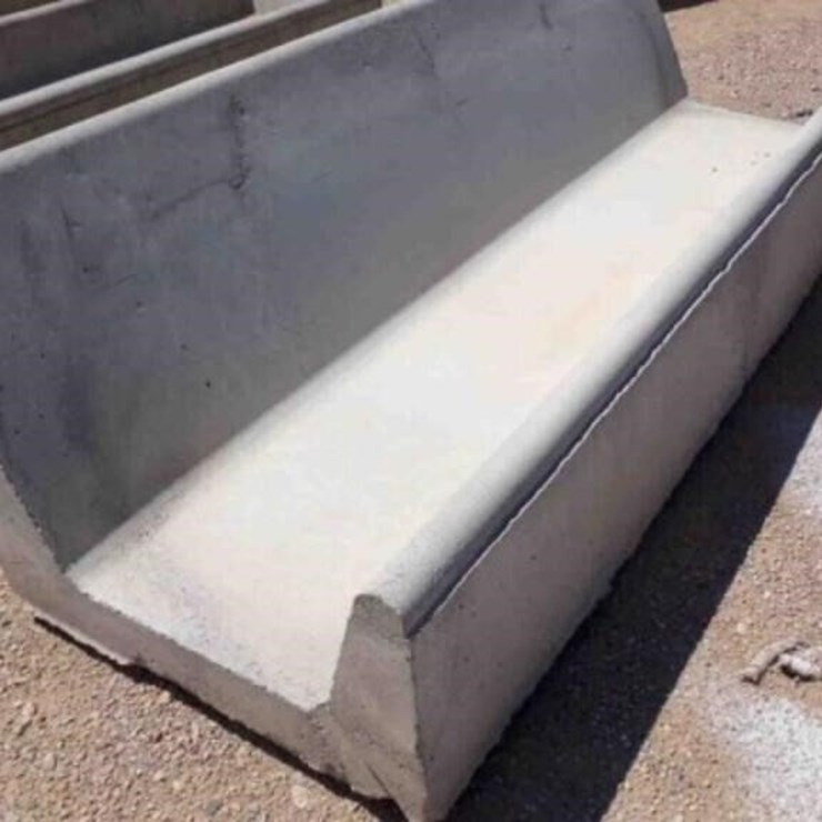 8' Concrete J-Bunk
