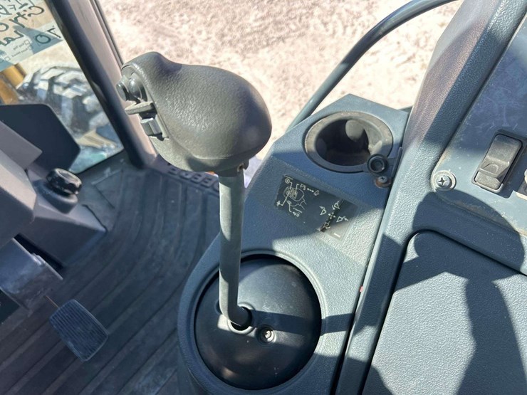 2015-caterpillar-410l-4x4-extendahoe-backhoe-loader-image-27
