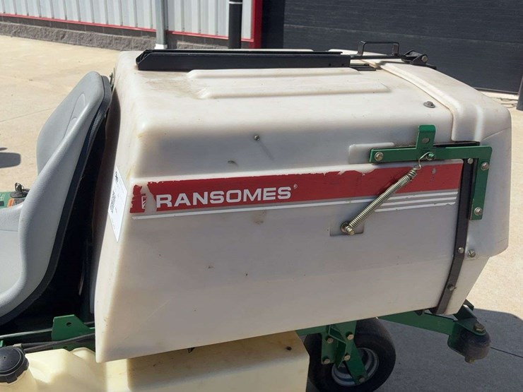 2000-ransomes/bobcat-zt100-zero-turn-collection-mower-image-10