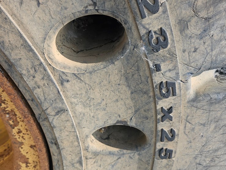 #18788-•-solid-loader-tires-image-15