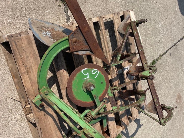 john-deere-plow-&-30”-cultivator-image-6