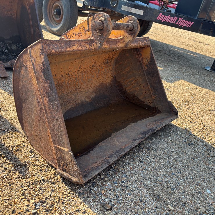 #22941 • CLEAN OUT BUCKET