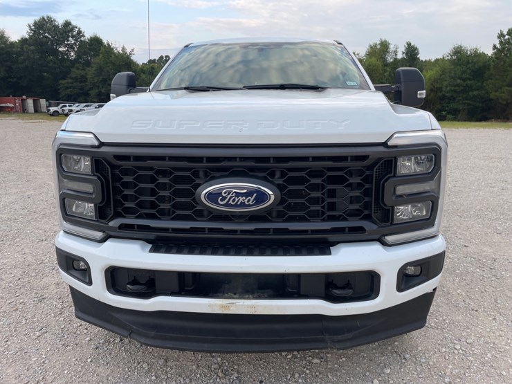 2023-ford-f250-image-3